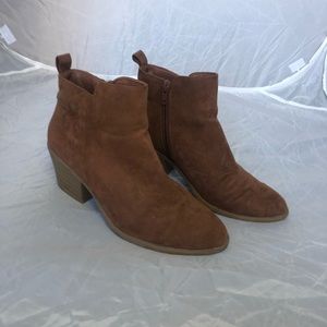 Size 7 | forever 21 brown suede ankle booties